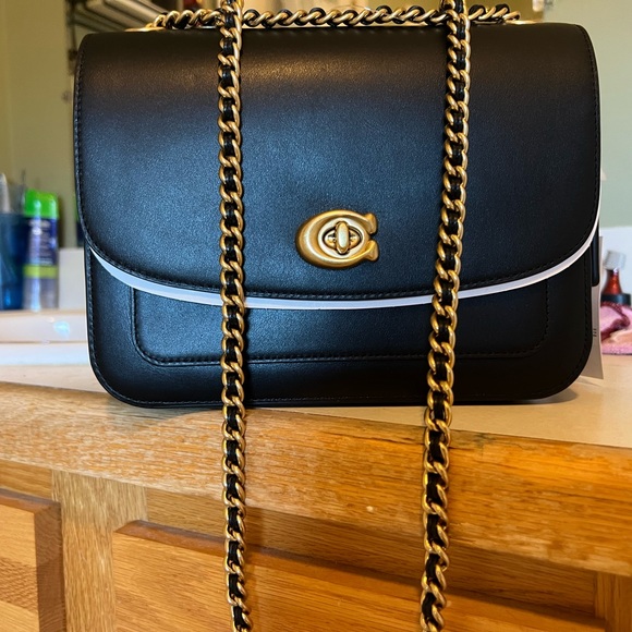 Beautiful Black coach bag never wore. - Picture 1 of 6